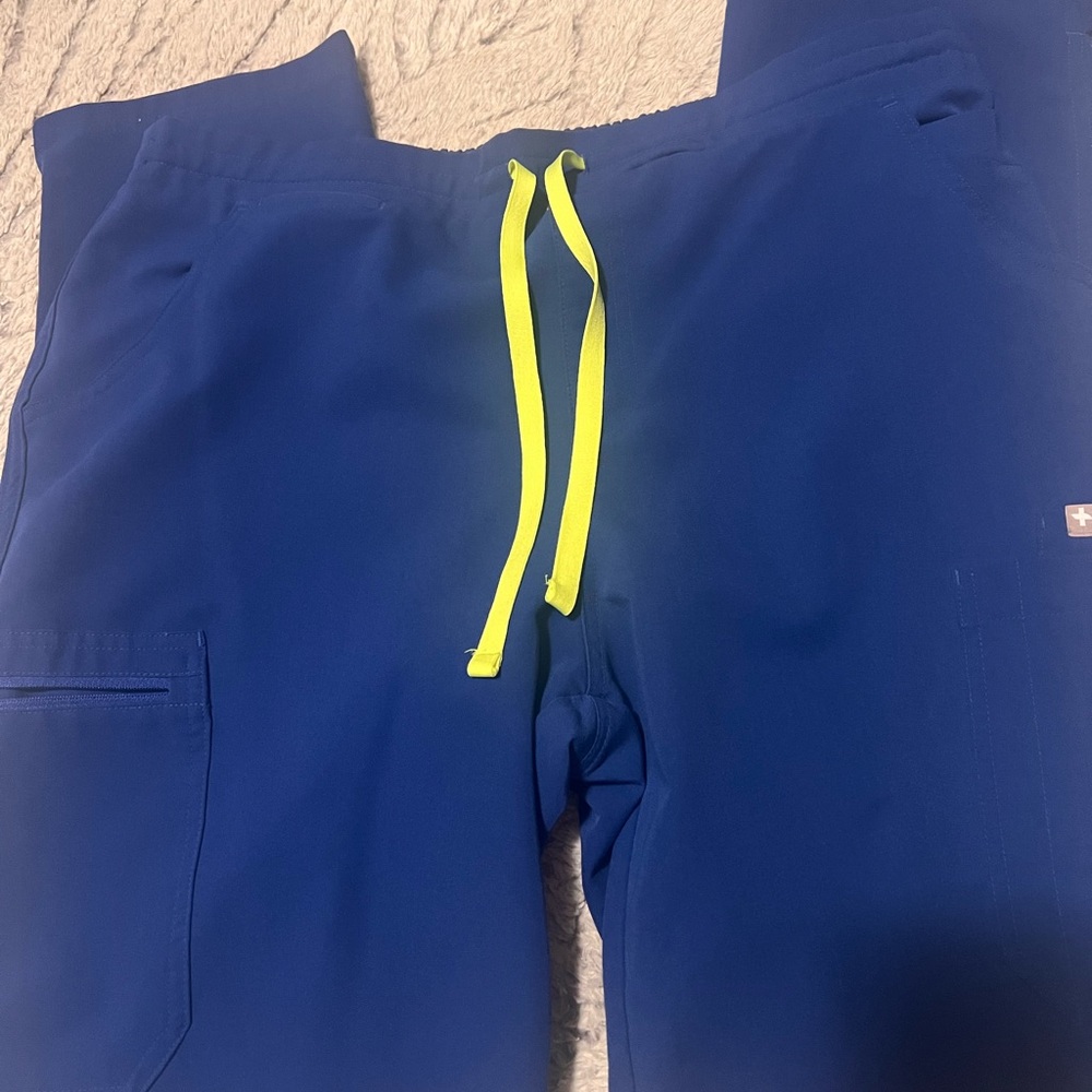 Figs Yola Large Tall skinny scrub pants in the color Electric Blue